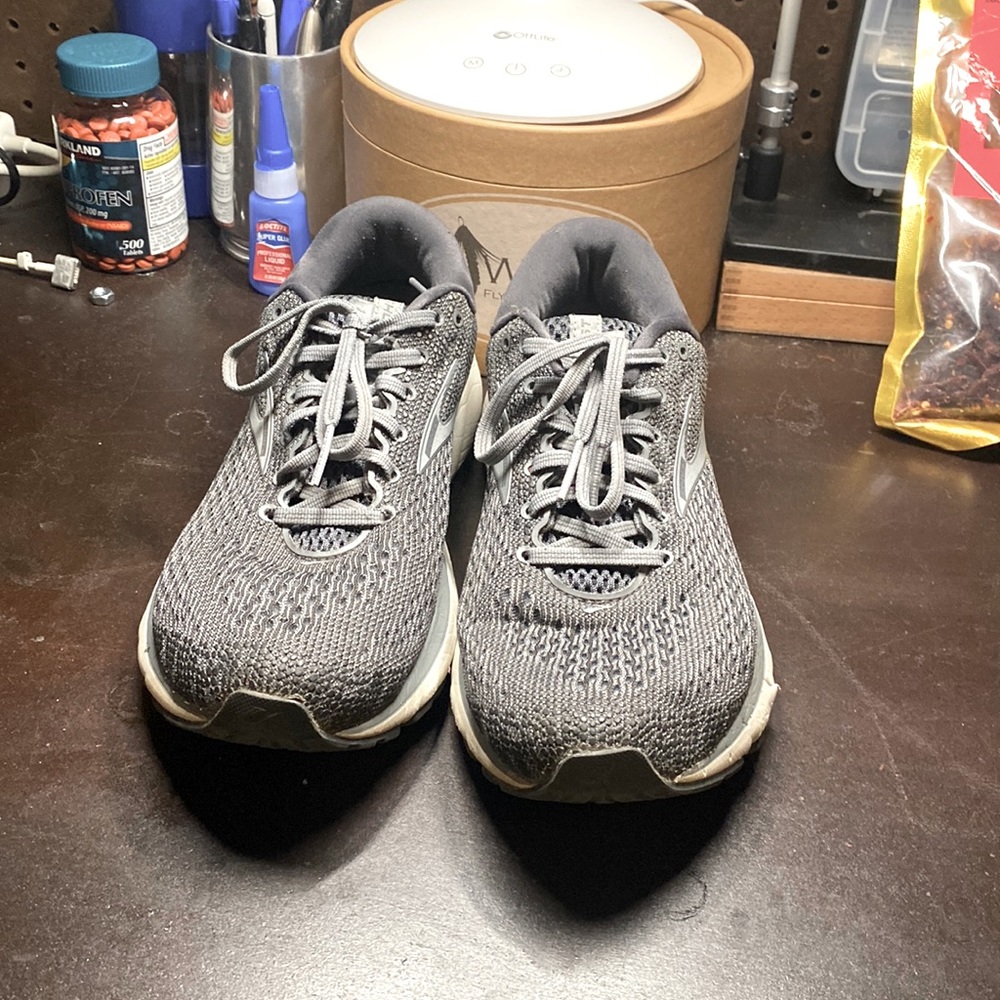 Mens 9.5 Brooks - Ghost 11